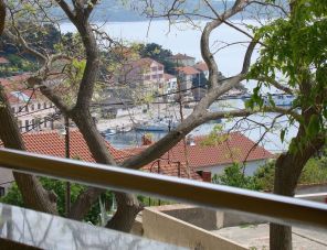 Žana - Földszinti apartmanok tengerre néző kilátással Sali szálláshely
