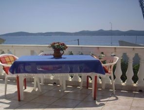 Anthony - 50 méterre a strandtól és parkoló Zadar szálláshely