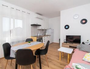 Apartman a központ és a strand közelében Vodice szálláshely