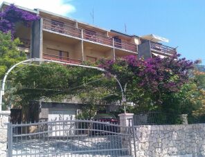 Bor Apartmanok Makarska szálláshely