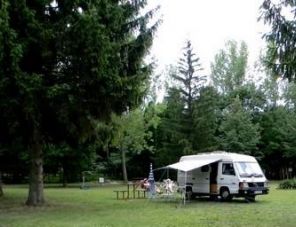 Borostyán Camping és Strandfürdő  