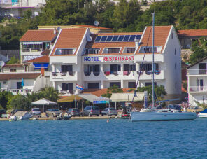 Hotel Kék Lagúna Ház Tisno szálláshely