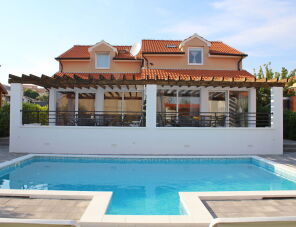 Isteni Villa Vodice szálláshely