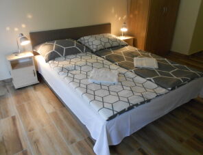Lila Akác Apartman maganszallas