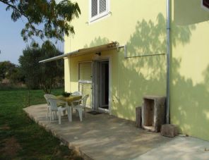 Miran - családi apartmanok kerti terasszal Zaton (Zadar) szálláshely