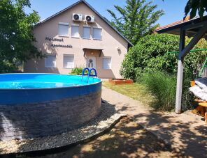 Rigófészek Apartmanház szálláshely
