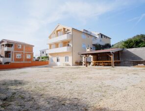 Rucmarin Apartmanok Drage maganszallas