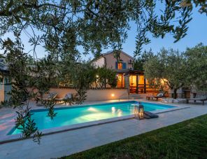 Villa Casa Olga medencével Porec szálláshely