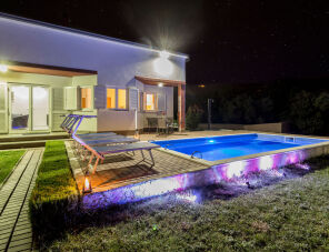 Villa Ezgeta apartman
