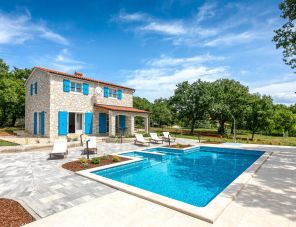 Villa Irena Funtana medencével szálláshely