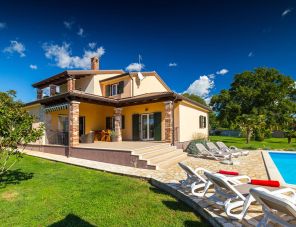Villa Natura medencével, zölddel körülvéve Sveti Lovrec szálláshely