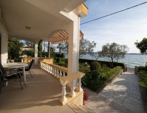 Villa Petar 1 - 10 méterre a tengertől maganszallas
