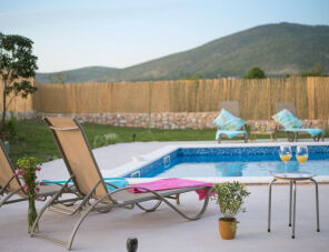 Villa Solis - luxus medencével maganszallas