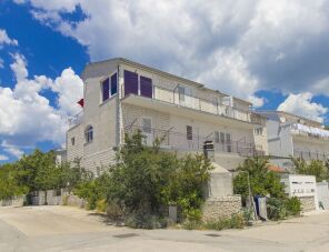Vince Apartmanok Primosten maganszallas