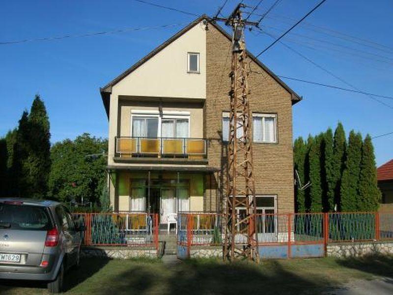 Eladó családi ház - Veszprém megye, Balatonrendes #32124039